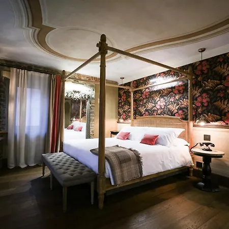 Bed & Breakfast La Piazzetta Degli Artisti - Boutique *