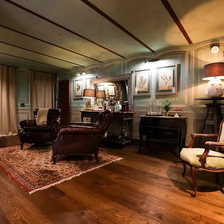 La Piazzetta Degli Artisti - Boutique 4* Bossolasco