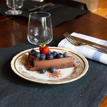 La Piazzetta Degli Artisti - Boutique Frühstückspension Bossolasco